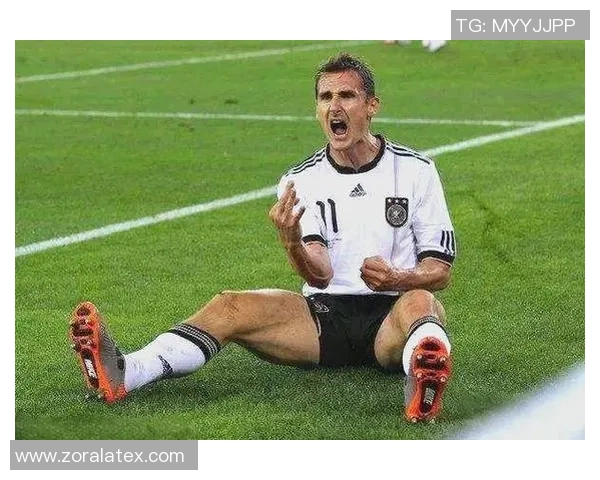 克洛泽：低调却辉煌的足球传奇背后的故事与成就