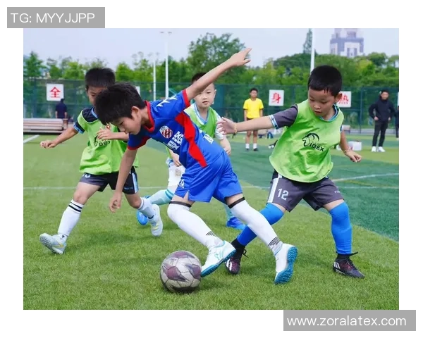 探索蒙茵足球的魅力与发展历程,感受绿茵场上的激情与梦想 探索蒙茵足球的魅力与发展历程,感受绿茵场上的激情与梦想